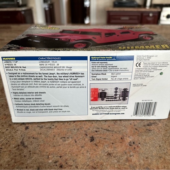 SnapTite Red Hummer Model Kit - Picture 4 of 8